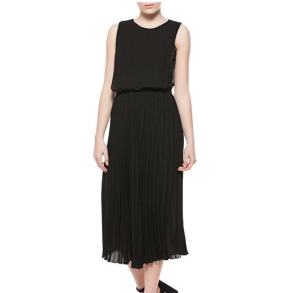 Gorgeous black pleated blouson midi dress